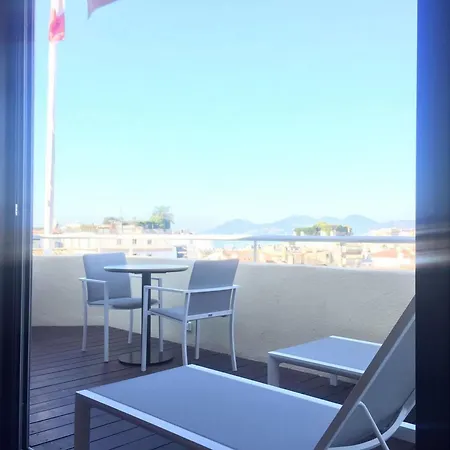 戛纳大学中心酒店