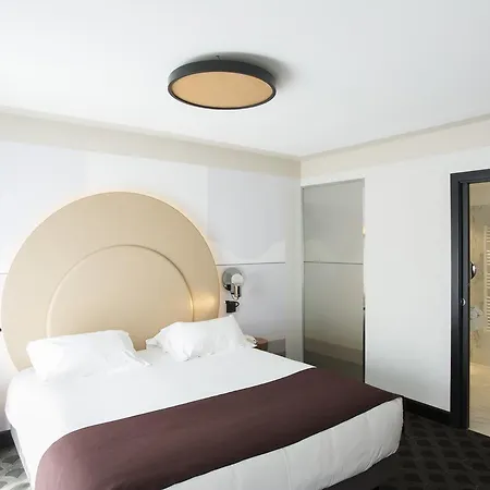 Centre Univers 4* Канны