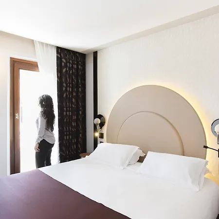 Szálloda Centre Univers 4*